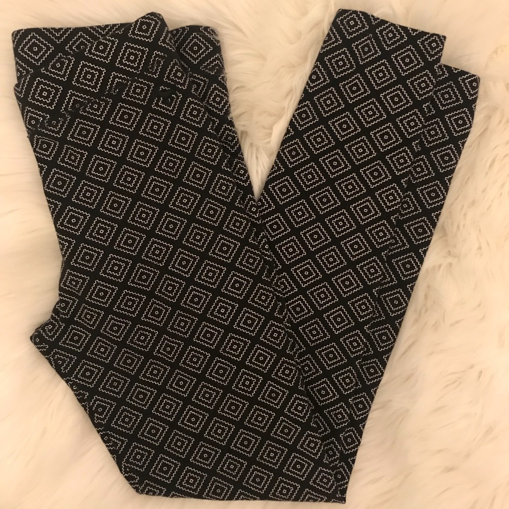 Geometric Victoria Secret Pink Leggings